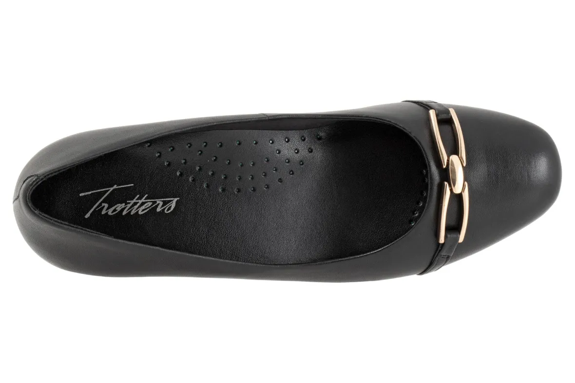 Dakota-Trotters Fashion