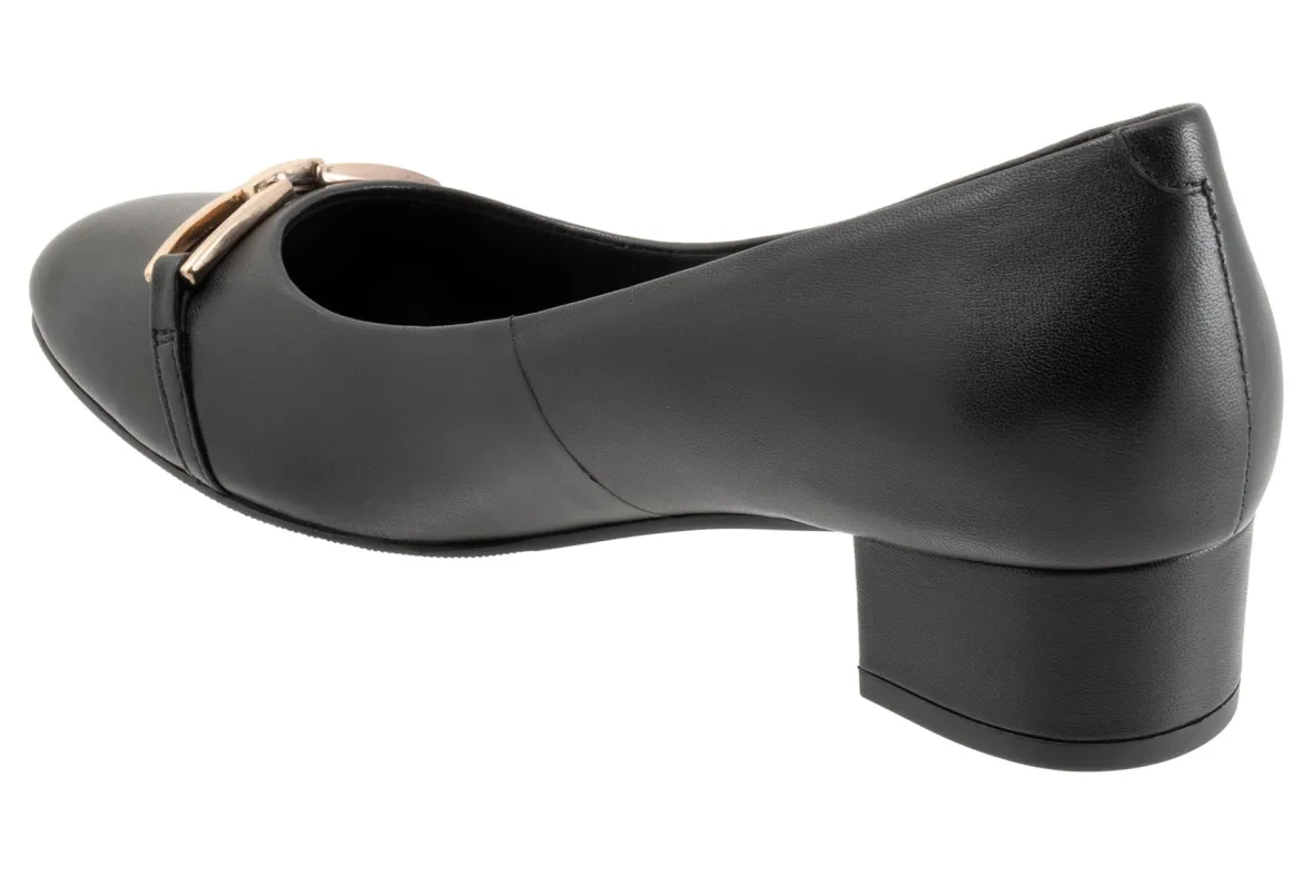 Dakota-Trotters Fashion