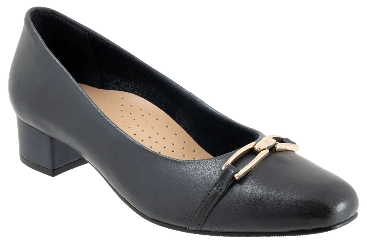 Dakota-Trotters Fashion