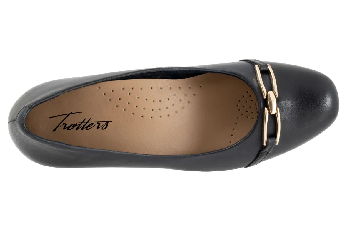 Dakota-Trotters Fashion