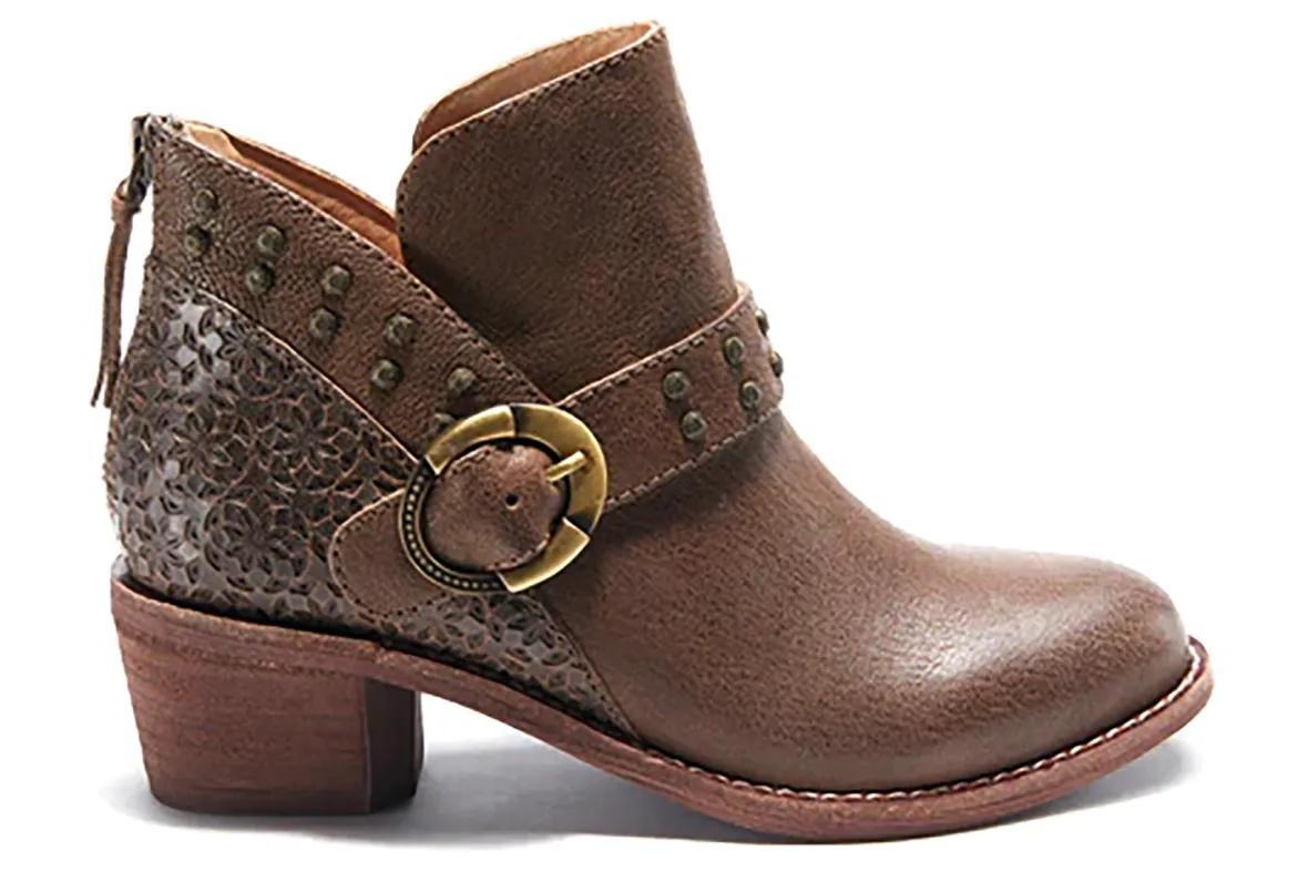 Melania-Halsa Footwear New