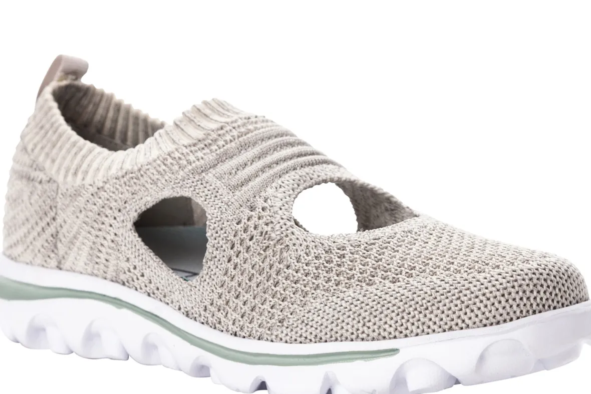 Travelactiv Avid-Propet Sale