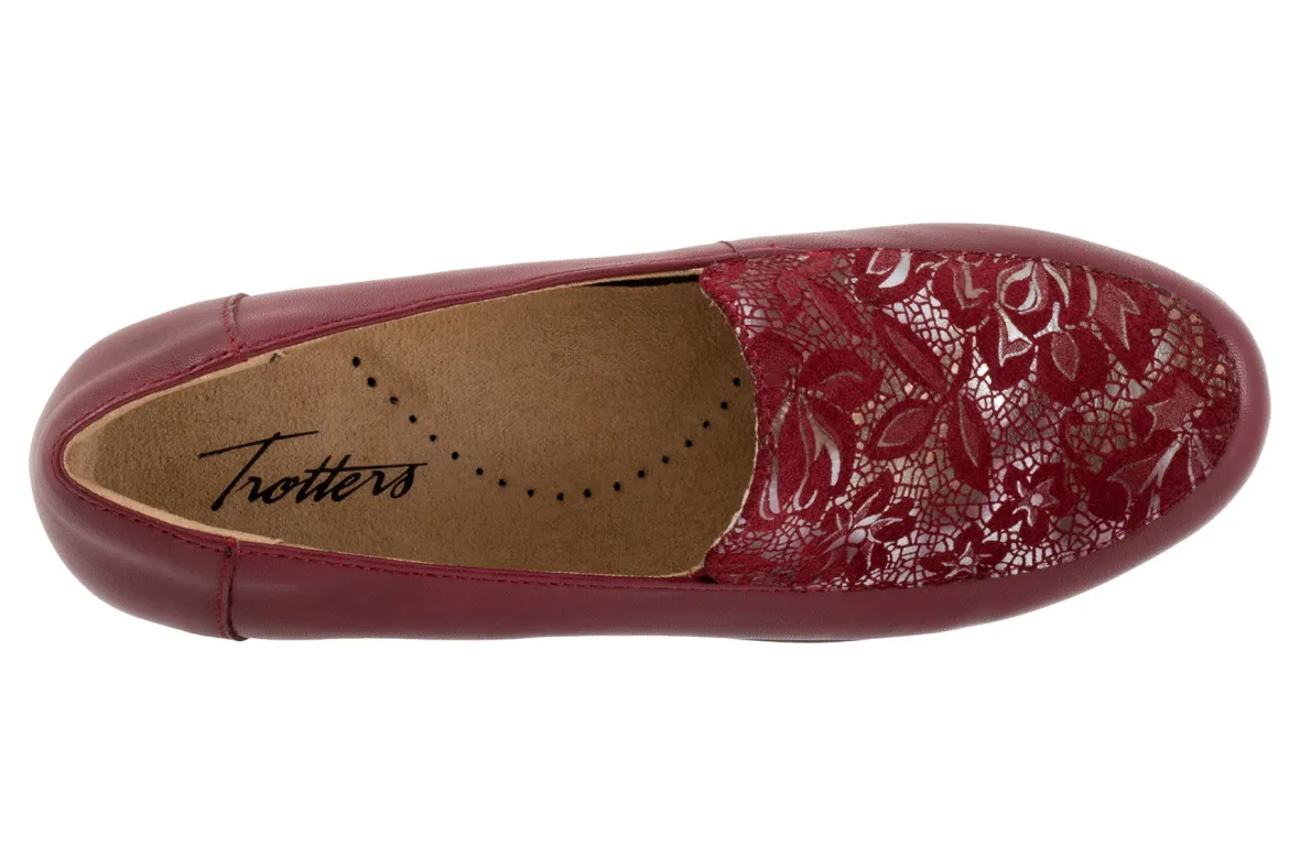 Deanna-Trotters Fashion