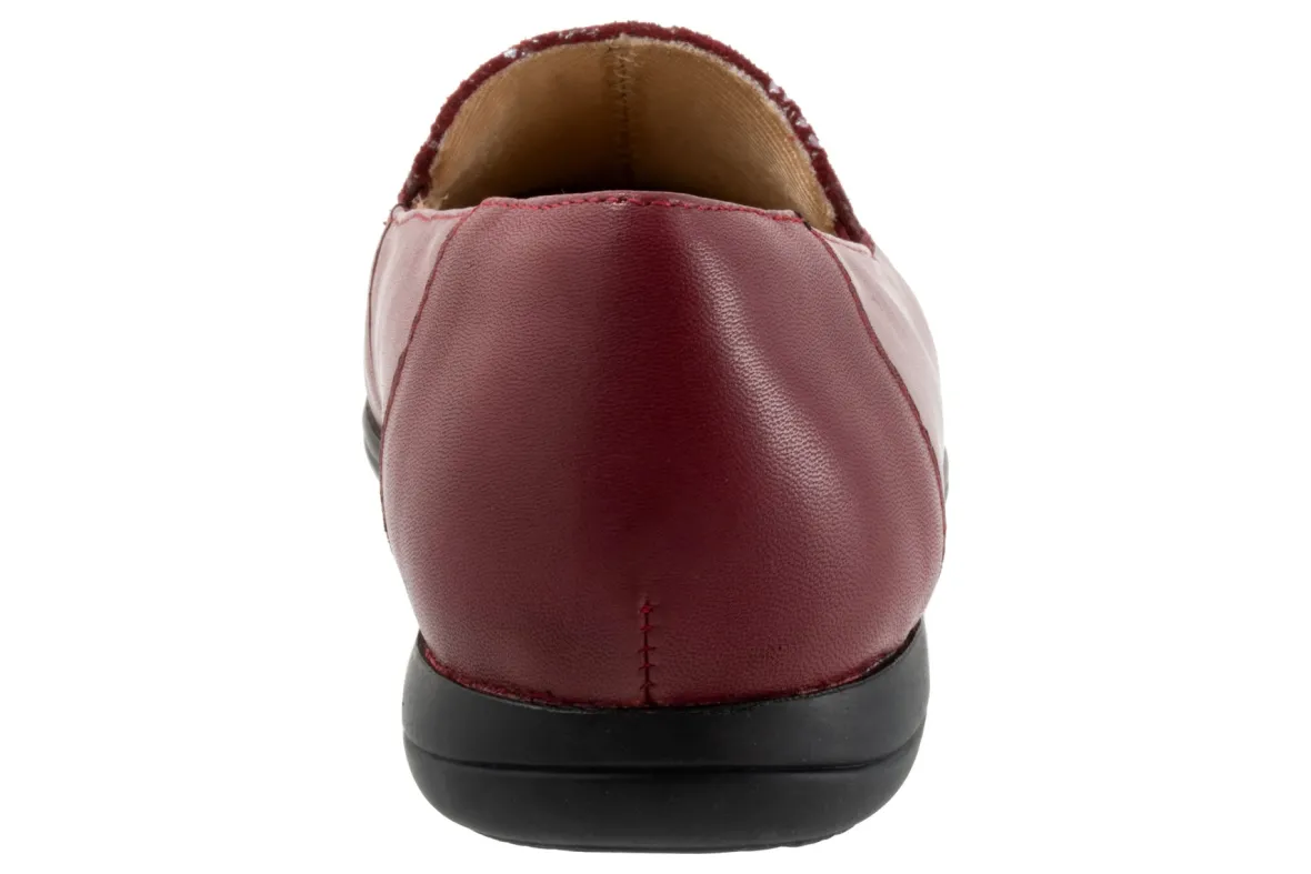 Deanna-Trotters Fashion