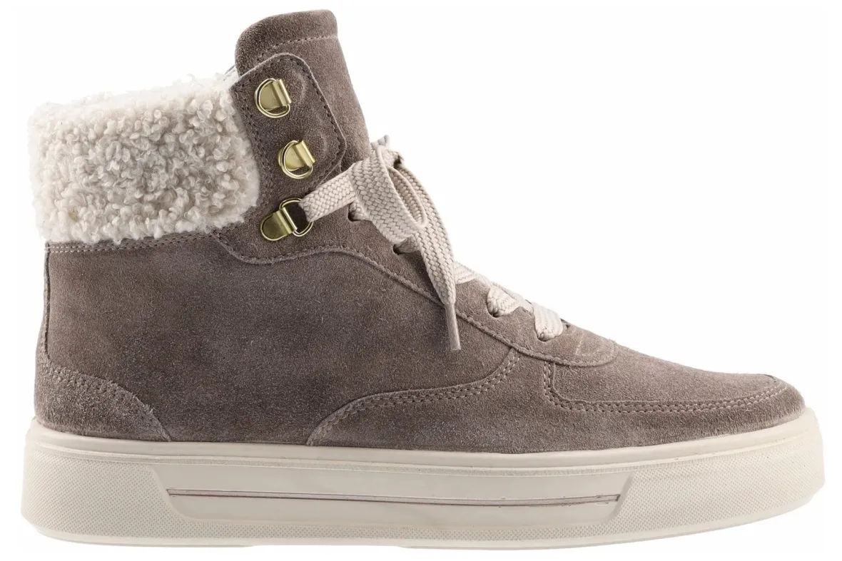 Caitlin-ara Clearance