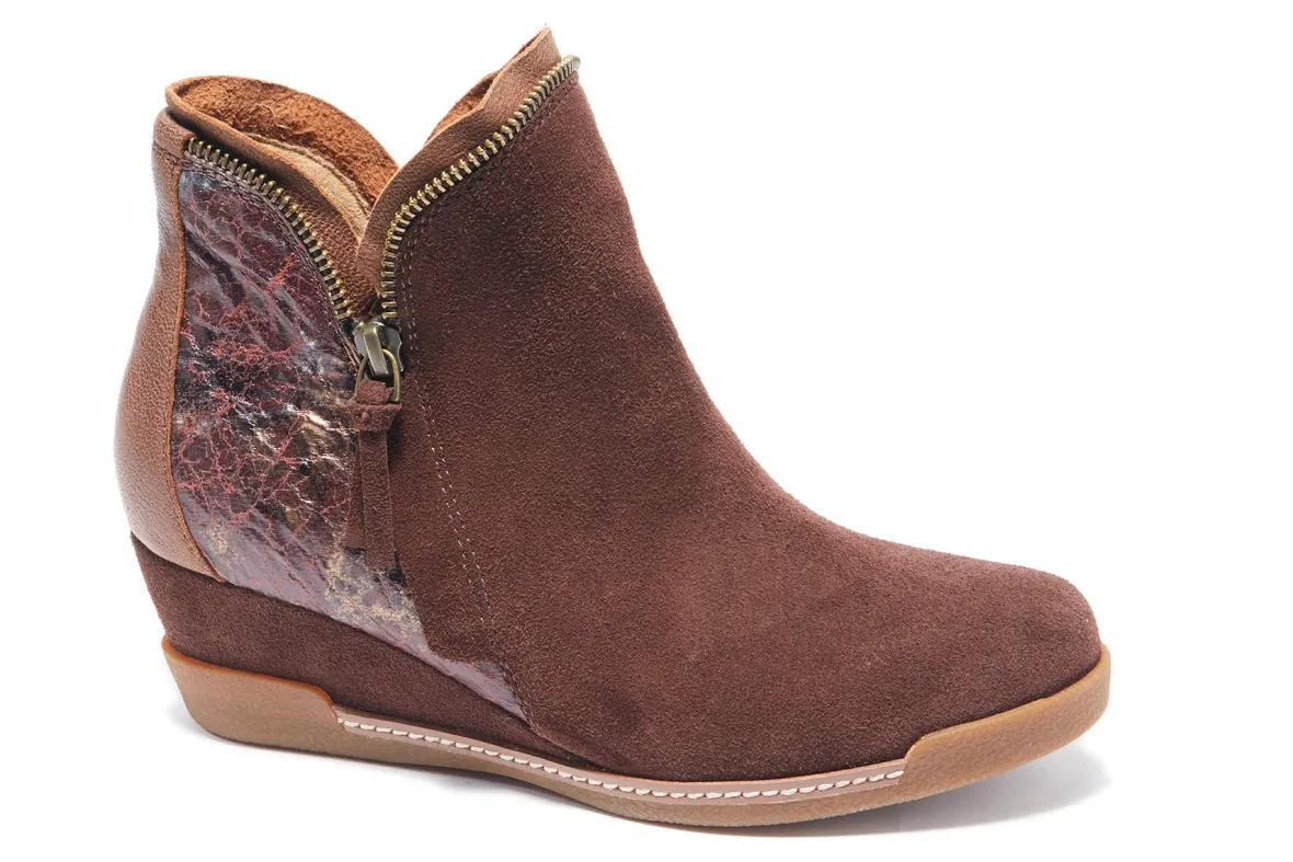 Dana-Halsa Footwear Best