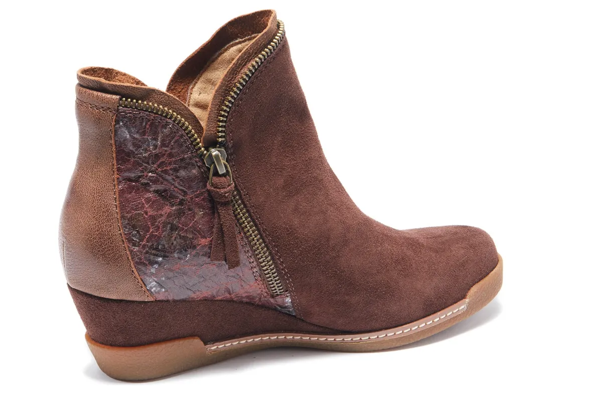 Dana-Halsa Footwear Best