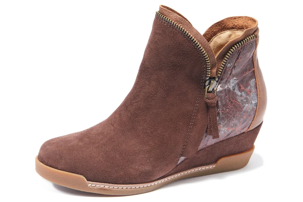 Dana-Halsa Footwear Best