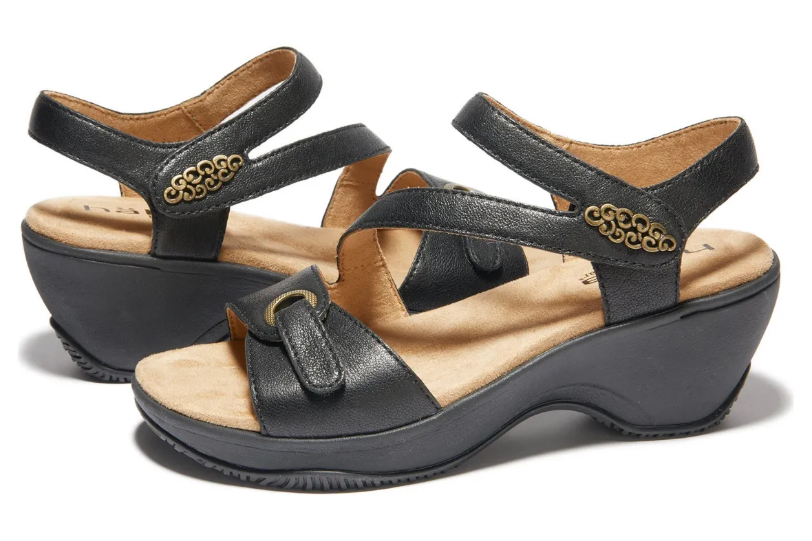 Cindy-Halsa Footwear Fashion