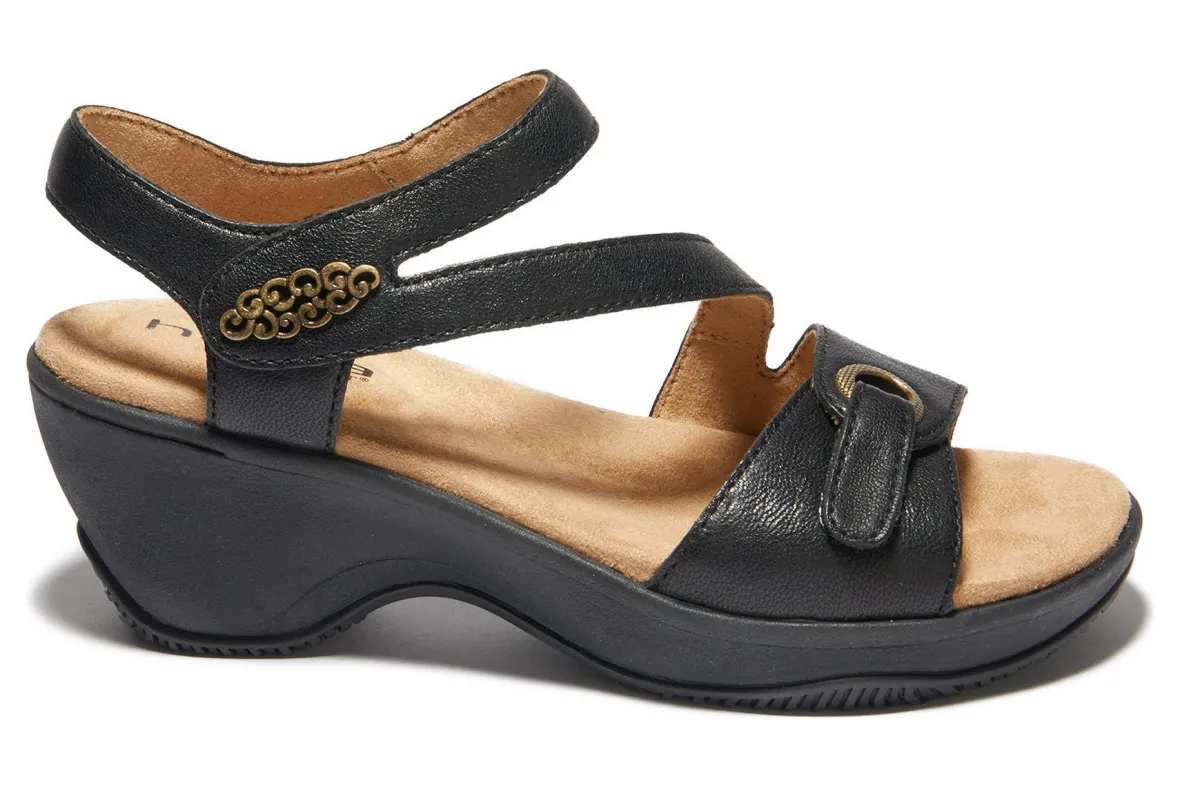 Cindy-Halsa Footwear Fashion